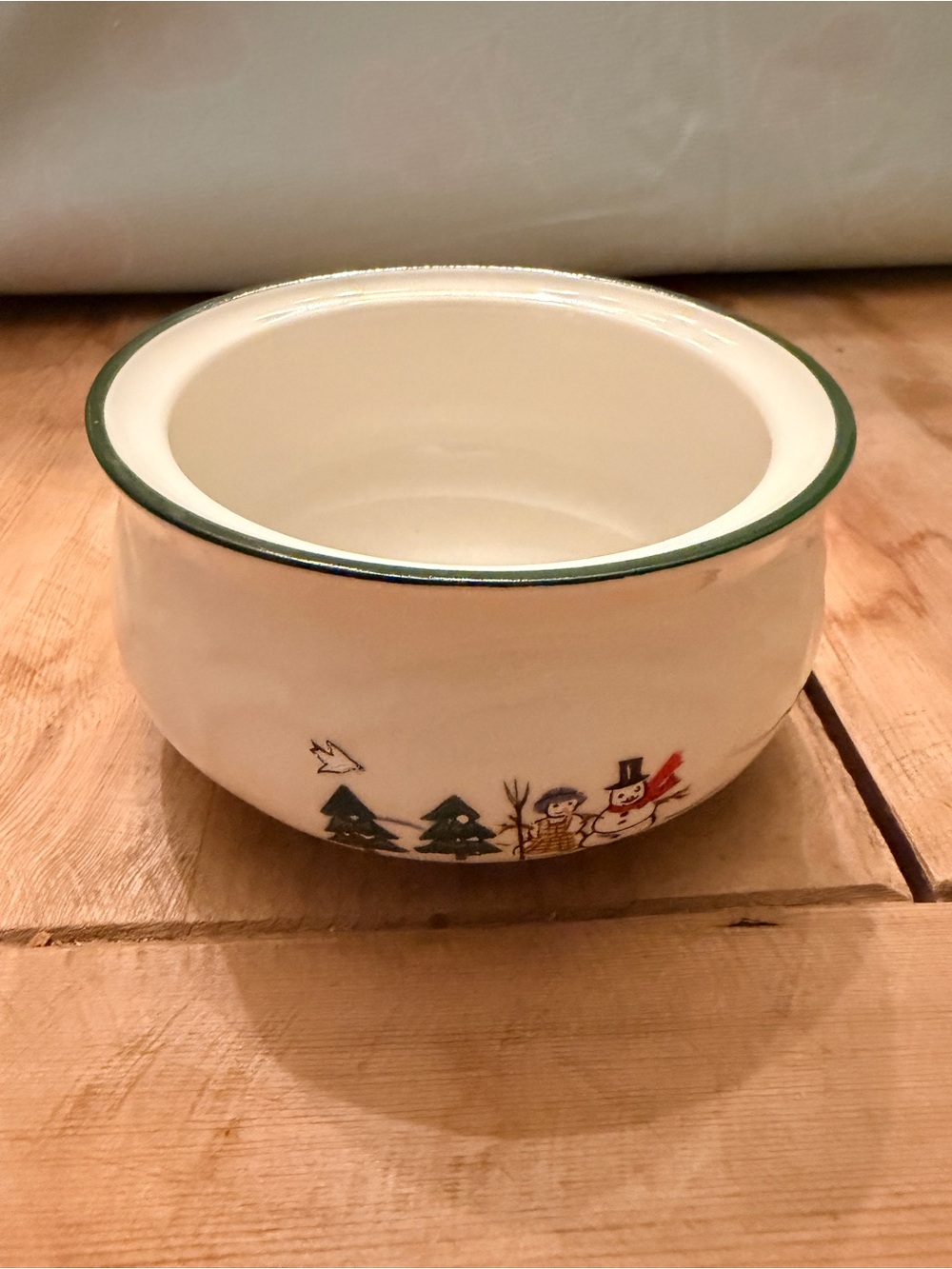 Pfaltzgraff Snow Village Cream Ceramic Holiday Snowman Bowl with Green Rim & Lid - Picture 2 of 16